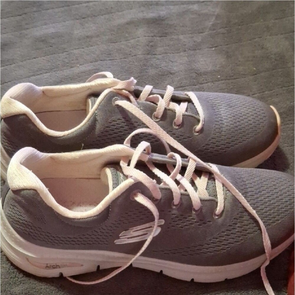 Women’s SKECHERS ARCH FIT BIG APPEAL GREY/PINK SIZE 9